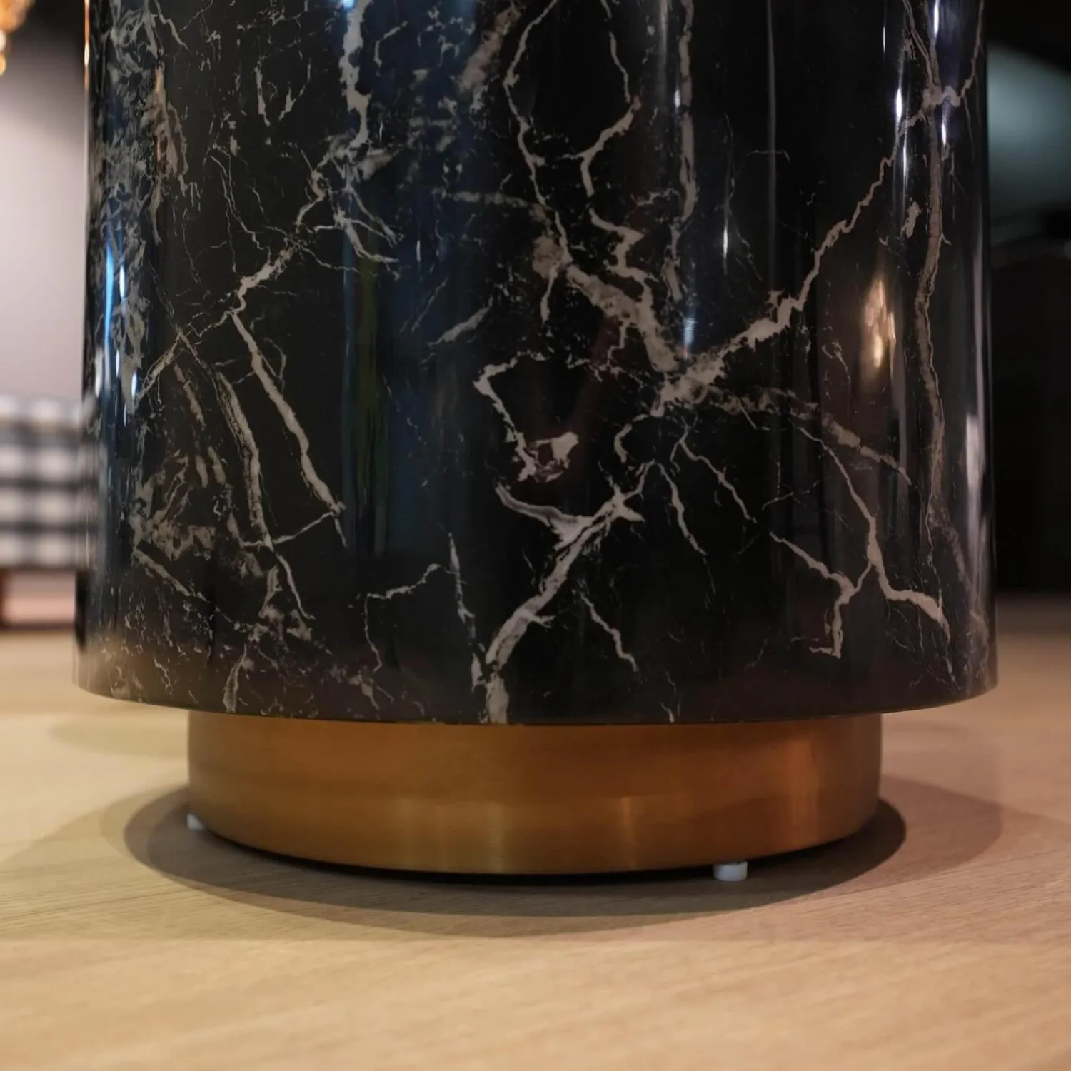 Eichholtz Beistelltische|2er-Set Beistelltisch Caron Schwarzer Kunstmarmor Mit Gebürstetem Messing Finish