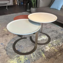 Christine Kröncke Beistelltische|3er-Set Beistelltisch Trio Platte Lack High Hell Beige Medium Ocean Grau Low Maroon Braun Rot Metallgestell Bronze Look Schwarz