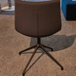 Girsberger Stuhlsets|4er-Set Drehstuhl Marel Bezug Arco Lanoso 01566 Braun 4-Sternfuß Drehbar Schwarz