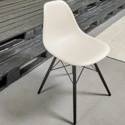 Vitra Stuhlsets|2er-Set Eames Plastik Side Chair DSW Sitzschale Kunststoff Kieselstein Gestell Ahorn Schwarz Lackiert