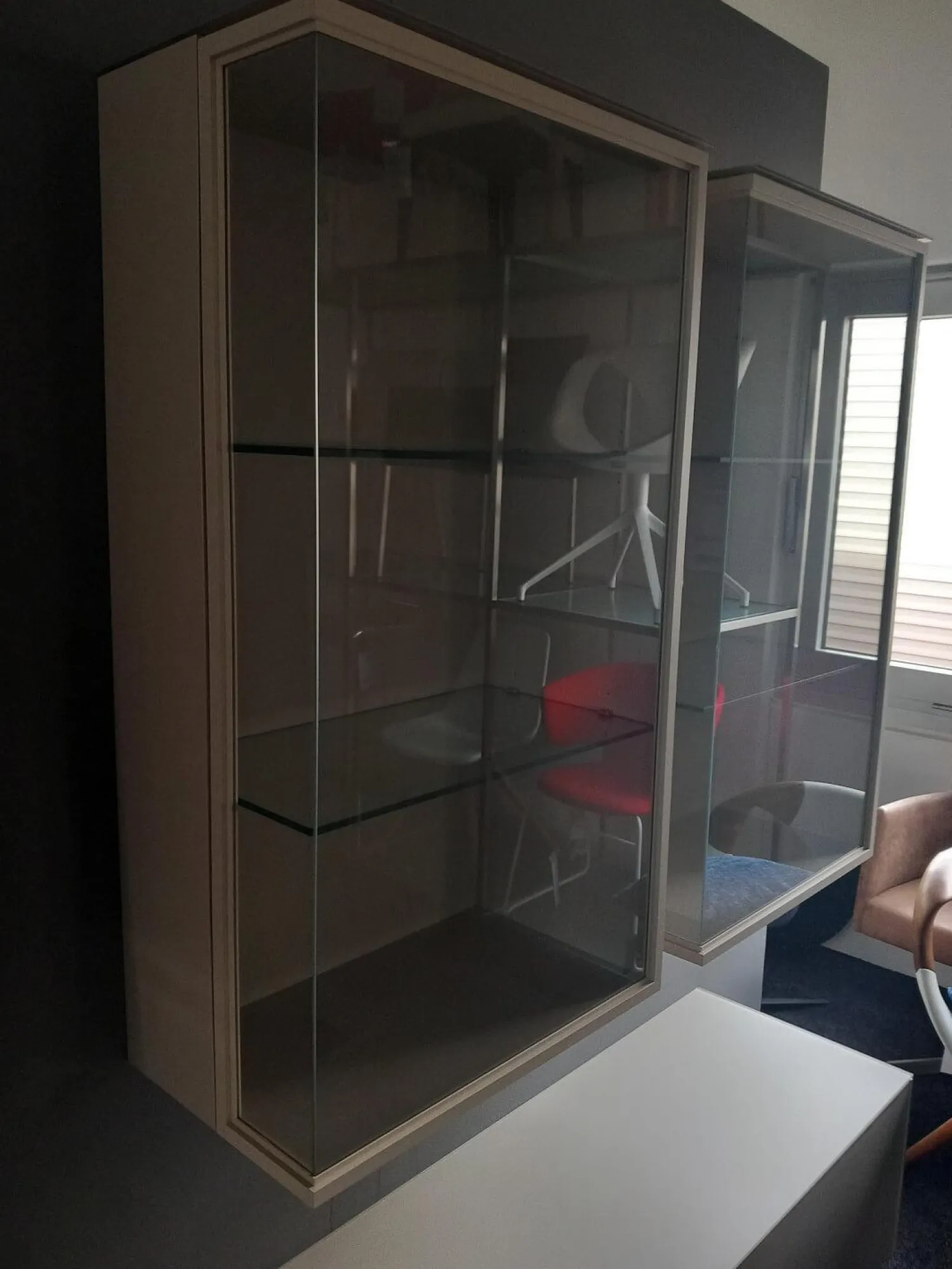 Sudbrock Vitrinen & Highboards|2er-Set Hängeschränke Cubo Glas Farbe Glattlack Kaschmir Grau Beige