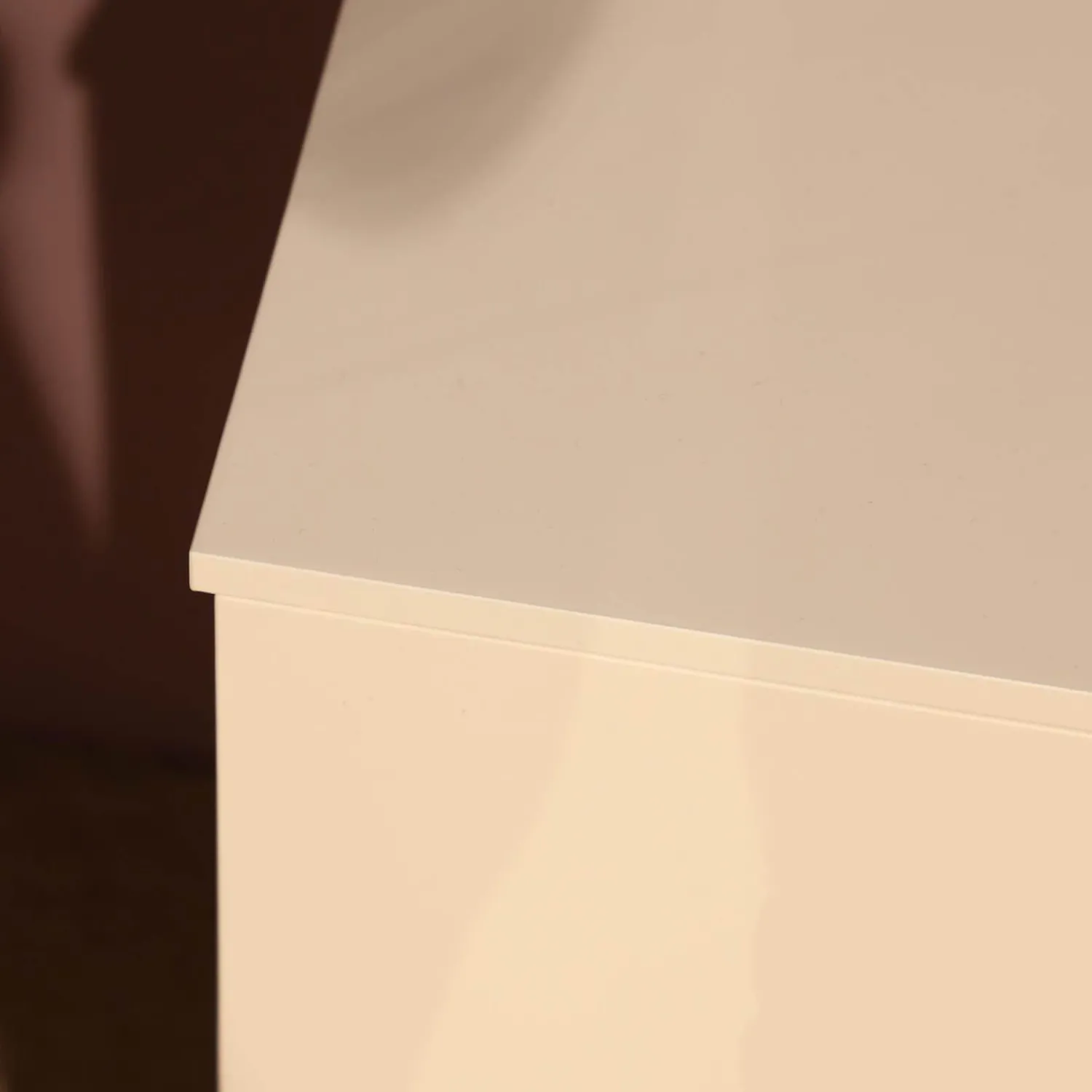 Sudbrock Nachttische|2er-Set Nachtkommode Miria Glattlack 419 Blütenweiß Zargen 023 Birke Sahara Mit Push Beschlag