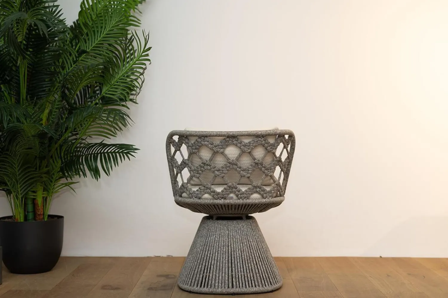 B&B Italia Gartenstühle|4er-Set Outdoorstuhl Flair Bezug Stoff Lilia Weiß Geflecht Taubengrau Gestell Tortora Lackiert