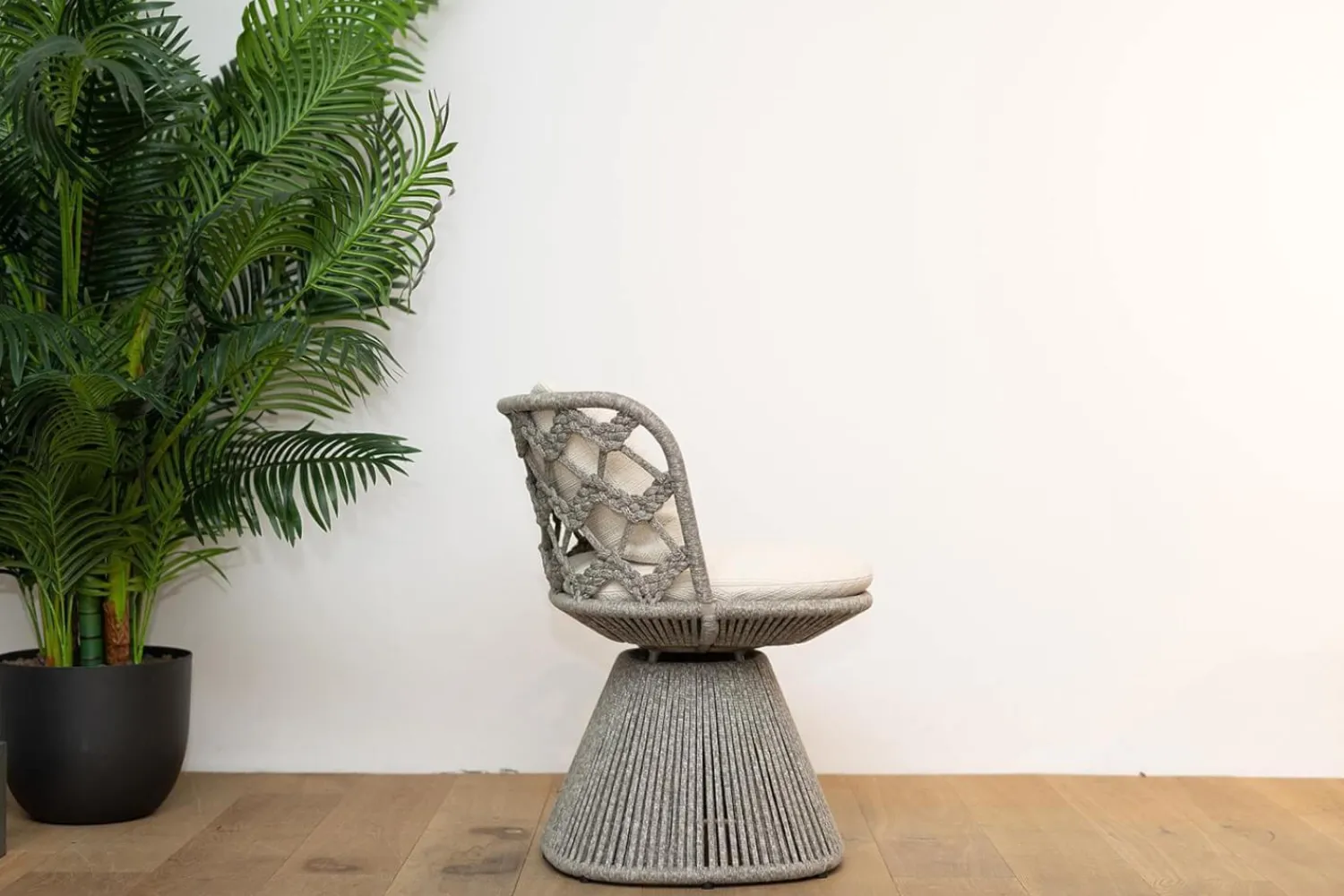 B&B Italia Gartenstühle|4er-Set Outdoorstuhl Flair Bezug Stoff Lilia Weiß Geflecht Taubengrau Gestell Tortora Lackiert