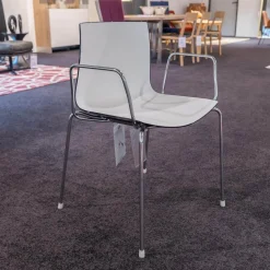 Arper Stuhlsets|2er-Set Stühle Catifa 46 Schwarz Vierfussgestell Chrom mit Schale Zweifarbig PO00209 Schwarz/Weiß