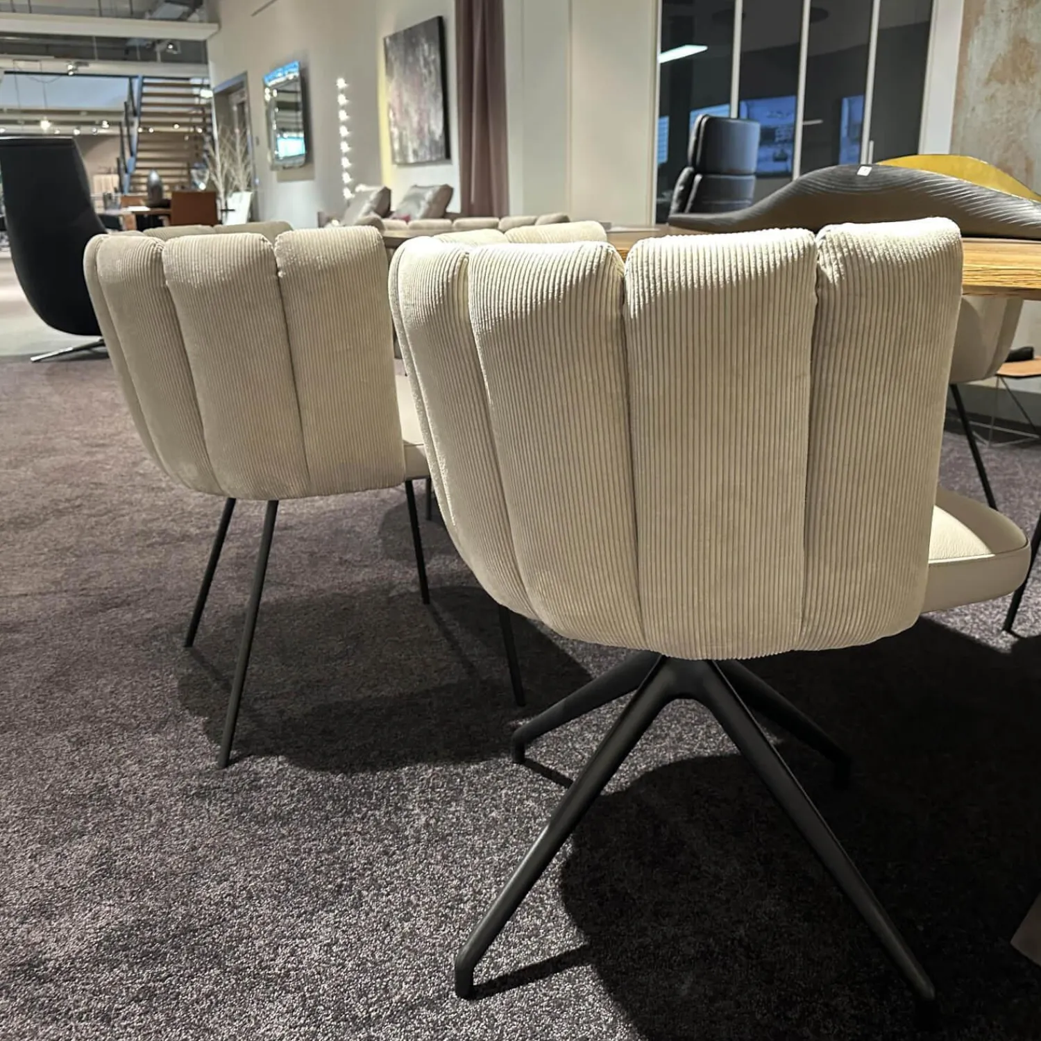 KFF Stuhlsets|6er-Set Stühle Gaia Lehne Stoff Lisboa Weiß Sitzfläche Leder Grau Creme Rundrohr Schwarz