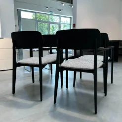 Poliform Stuhlsets|4er-Set Stuhl Curve Stoff E Skyros 04 Visione Grau Gestell Ulme Schwarz