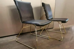 De Sede Stuhlsets|2er-Set Stuhl DS-0515 Leder Neck Blackk Schwarz Gestell Goldfarben