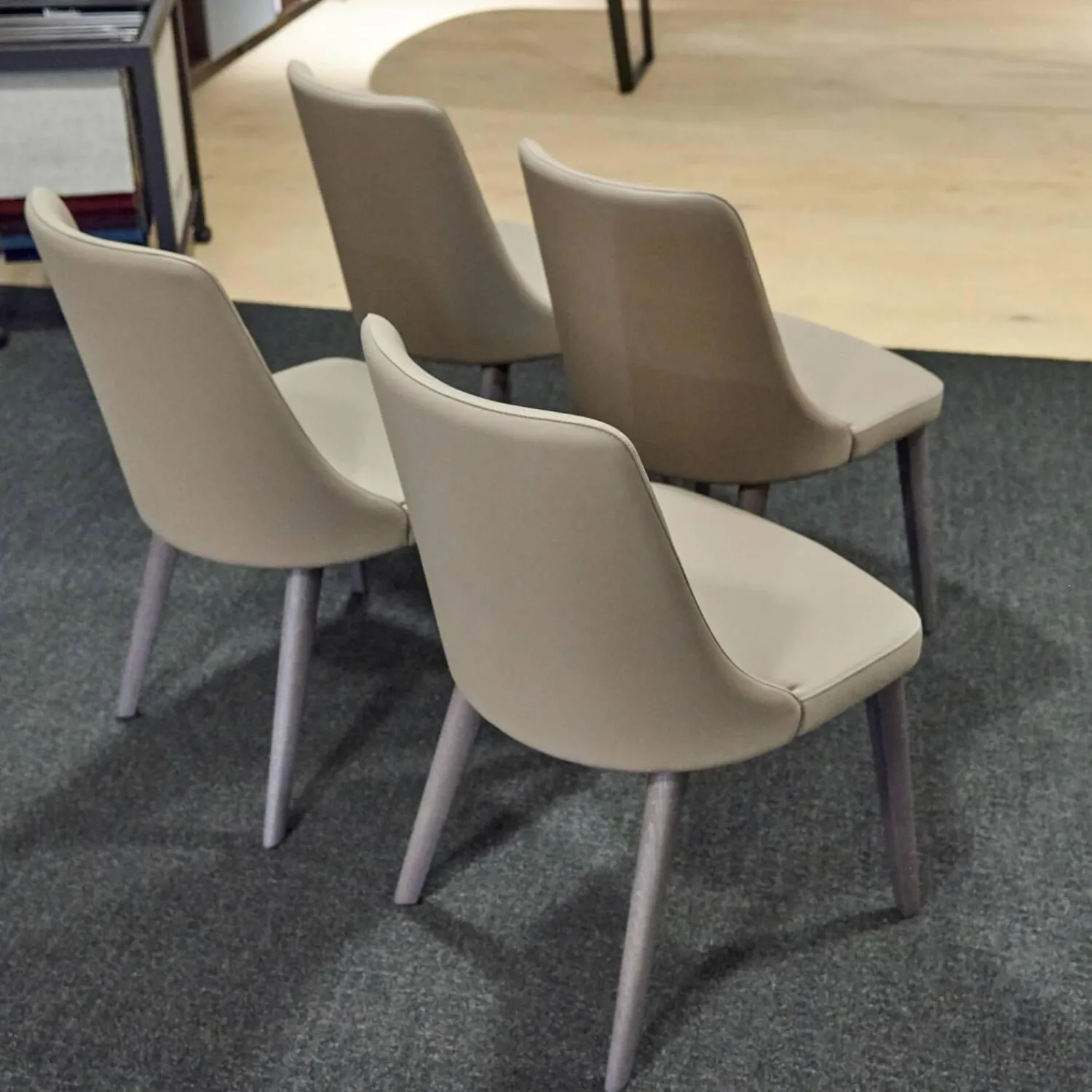 San Giacomo Stuhlsets|4er-Set Stuhl Eva Kunstleder A Farbe Talpa Beige Füße Eiche Grigio ohne Armlehne