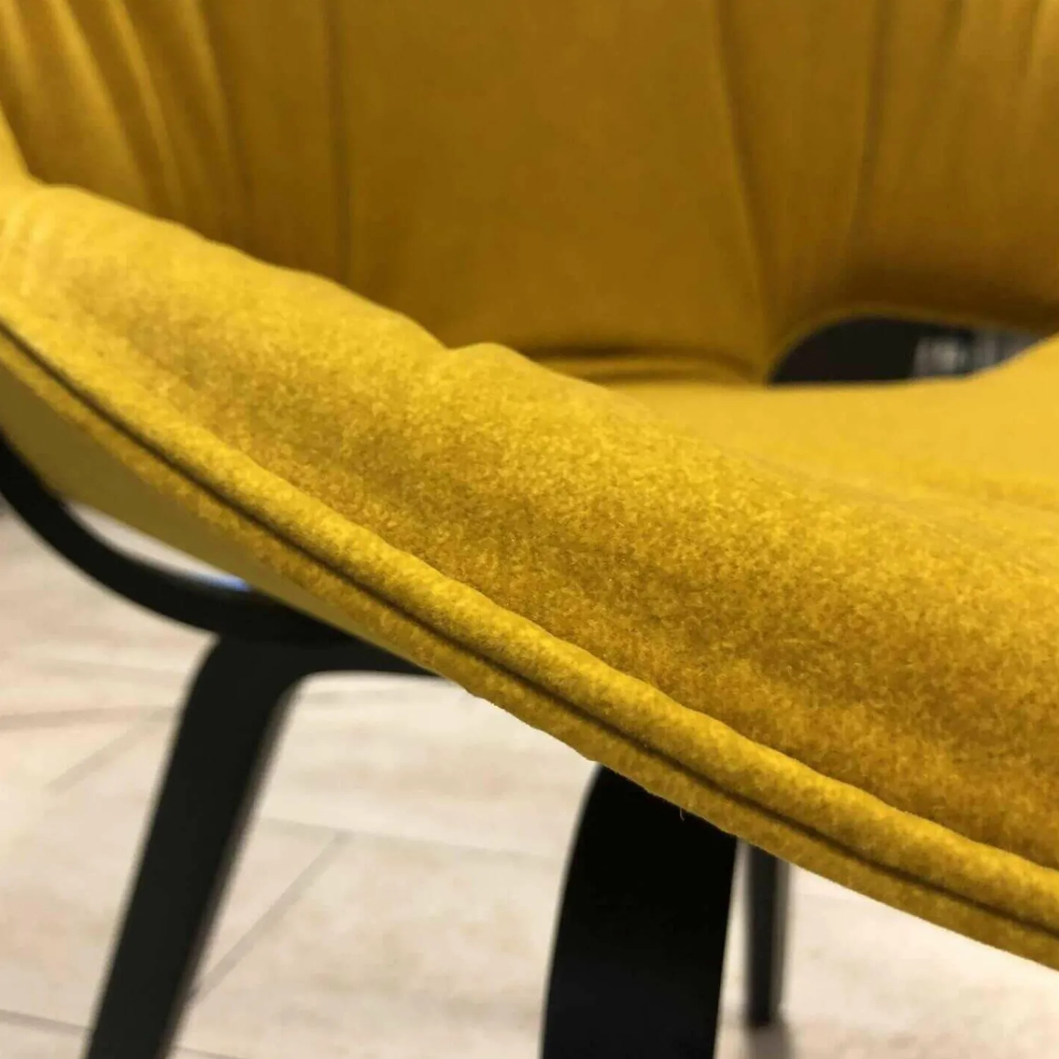 Tonon Stuhlsets|4er-Set Stuhl Flat 4NH Stoff Senf Holzfuß Esche Schwarz