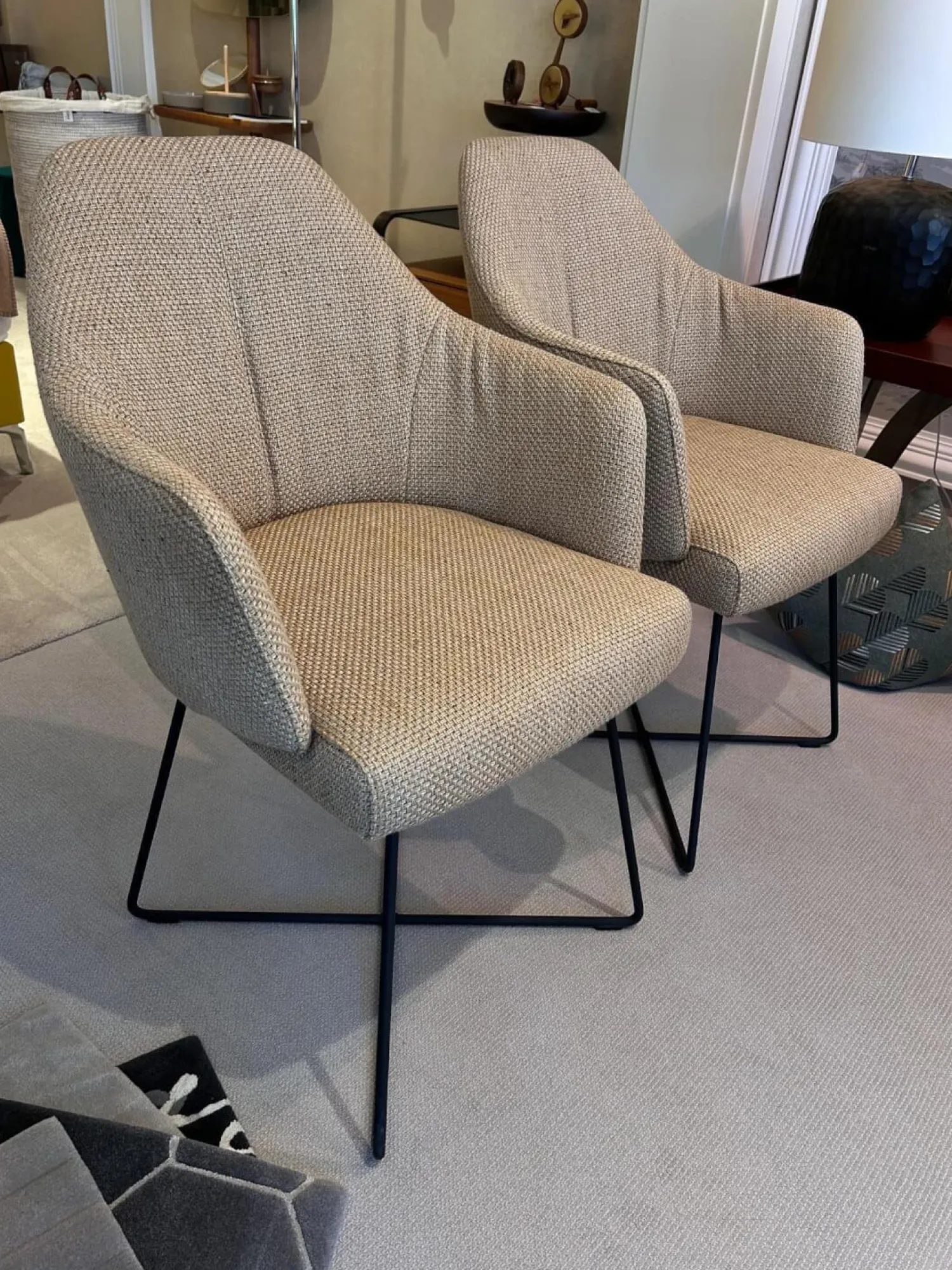 IP Design Stuhlsets|2er-Set Stuhl Flow Dining Stoff Dedar Lutetia Jute Dunkelbeige Drahtuntergestell Tiefschwarz