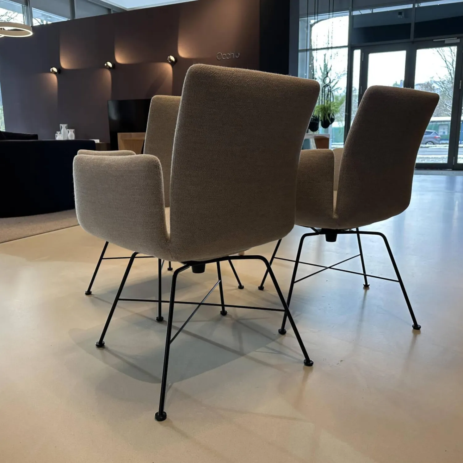 COR Stuhlsets|3er-Set Stuhl Jalis Stoff 8081 Muschel Grau Gestell Schwarz