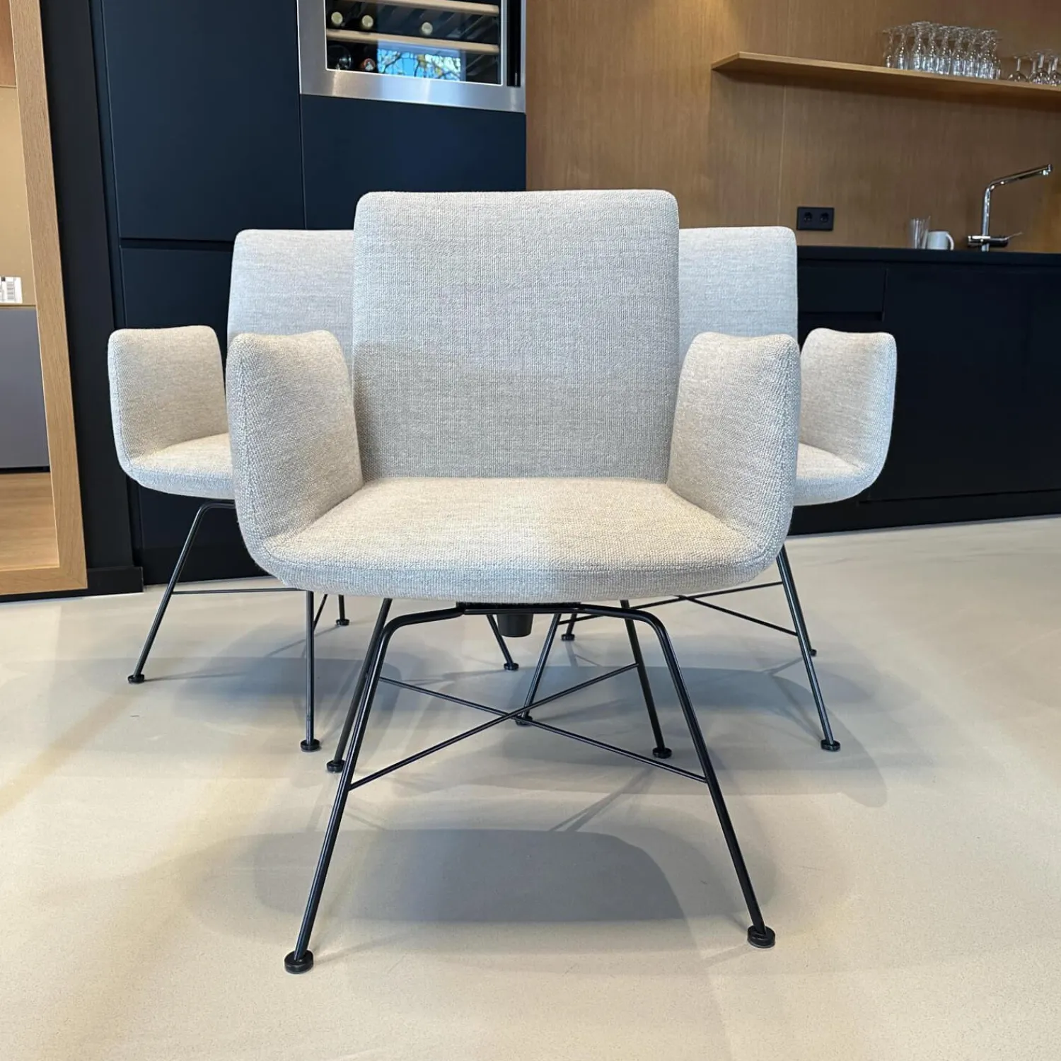 COR Stuhlsets|3er-Set Stuhl Jalis Stoff 8081 Muschel Grau Gestell Schwarz