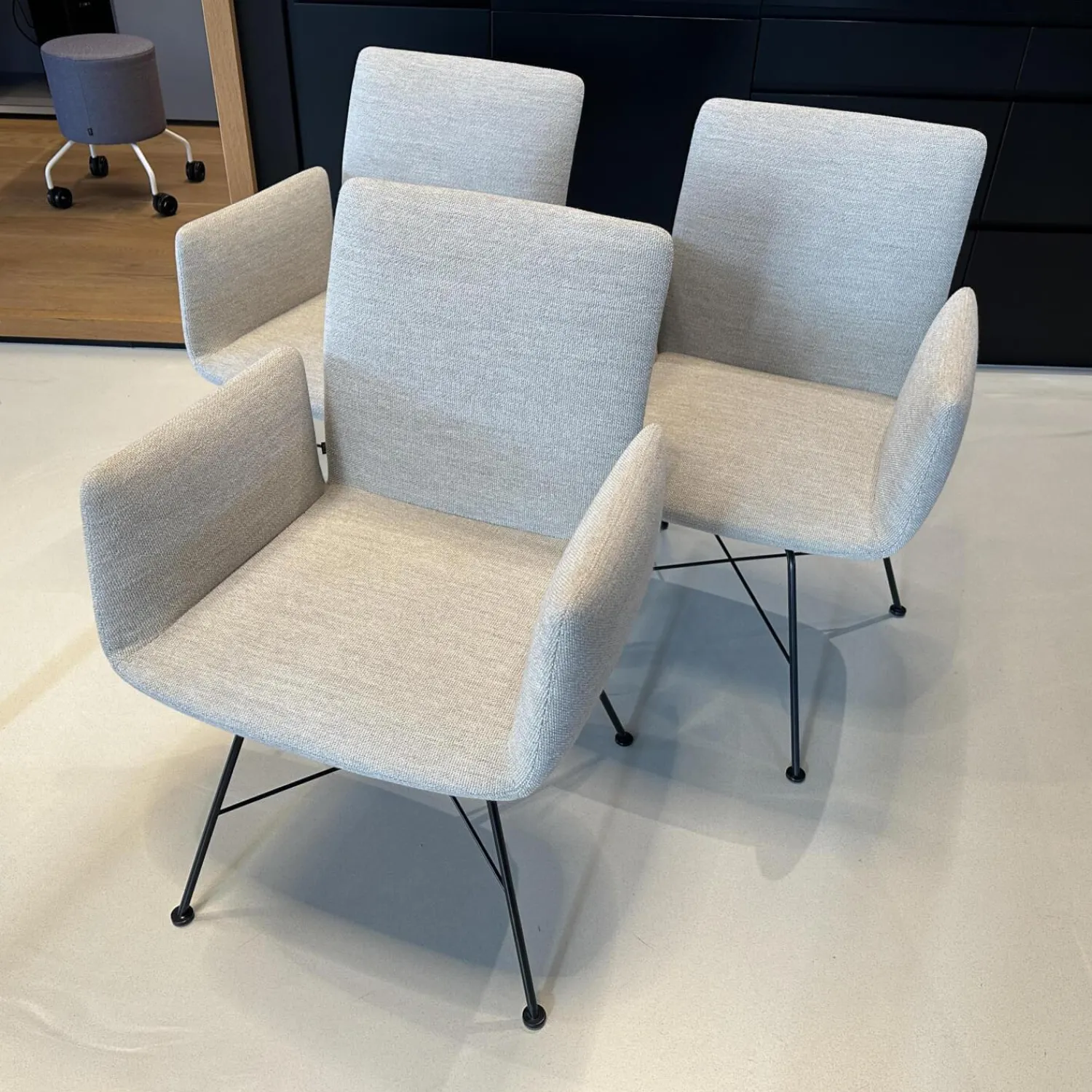 COR Stuhlsets|3er-Set Stuhl Jalis Stoff 8081 Muschel Grau Gestell Schwarz