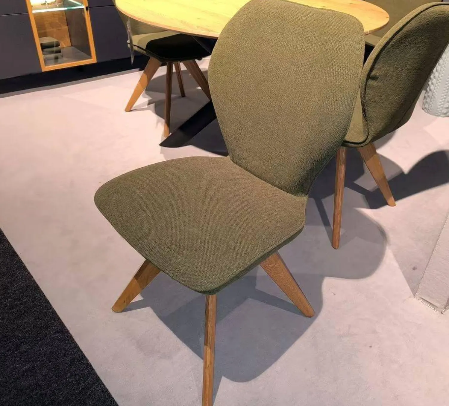 Niehoff Stuhlsets|4er-Set Stuhl Linea Dining Trend Time Stoff Malera L Olive Grün Gestell Wildeiche Geölt Fest