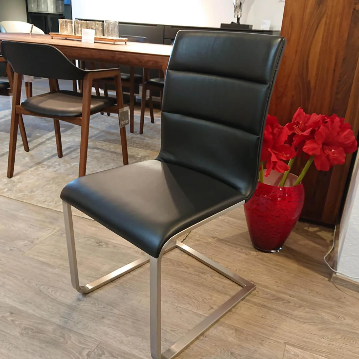 Girsberger Stuhlsets|3er-Set Stuhl Lynn Bezug Leder Donna Schwarz Gestell Edelstahl Gebürstet