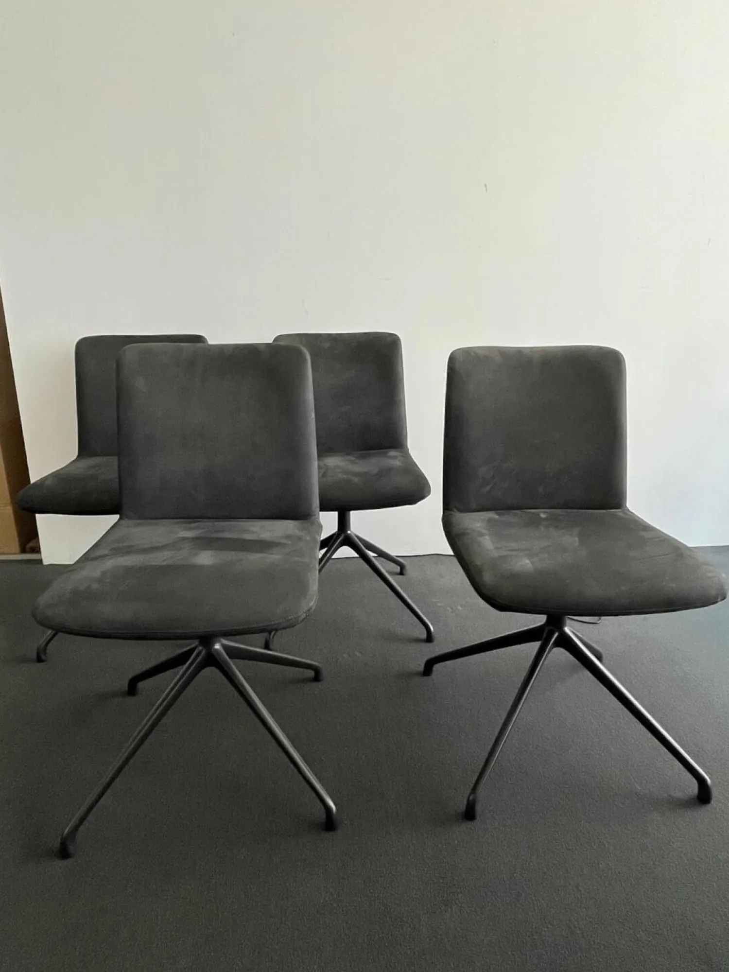 Riva1920 Stuhlsets|4er-Set Stuhl Soft D4 Leder Nabuk 28 Nero B2 Eisen Lackiert Irondest