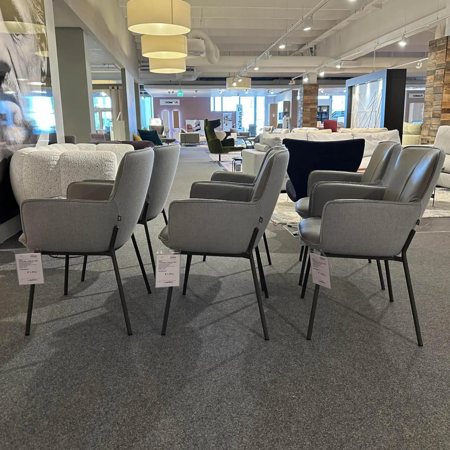 Rolf Benz Stuhlsets|6er-Stuhlset K-Stu 655 + RSA-Stu 655 Koprus In Leder 38.101 Steingrau Rückenschale In Stoff 28.101 Signalgrau/Taubenblau Meliert Gestell Vierfuß Rundrohr Stahl Glatt Pulverbeschichtet Seidenmatt Umbragrau