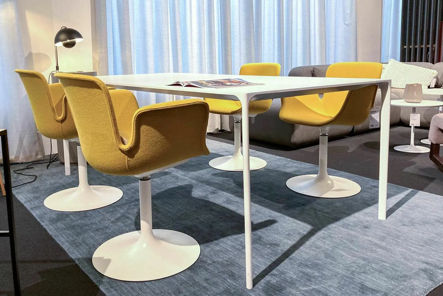 Arper Esstische|Ess- und Arbeitstisch Nuur Platte Fenix Weiß Gestell Stahl Lackiert Weiß