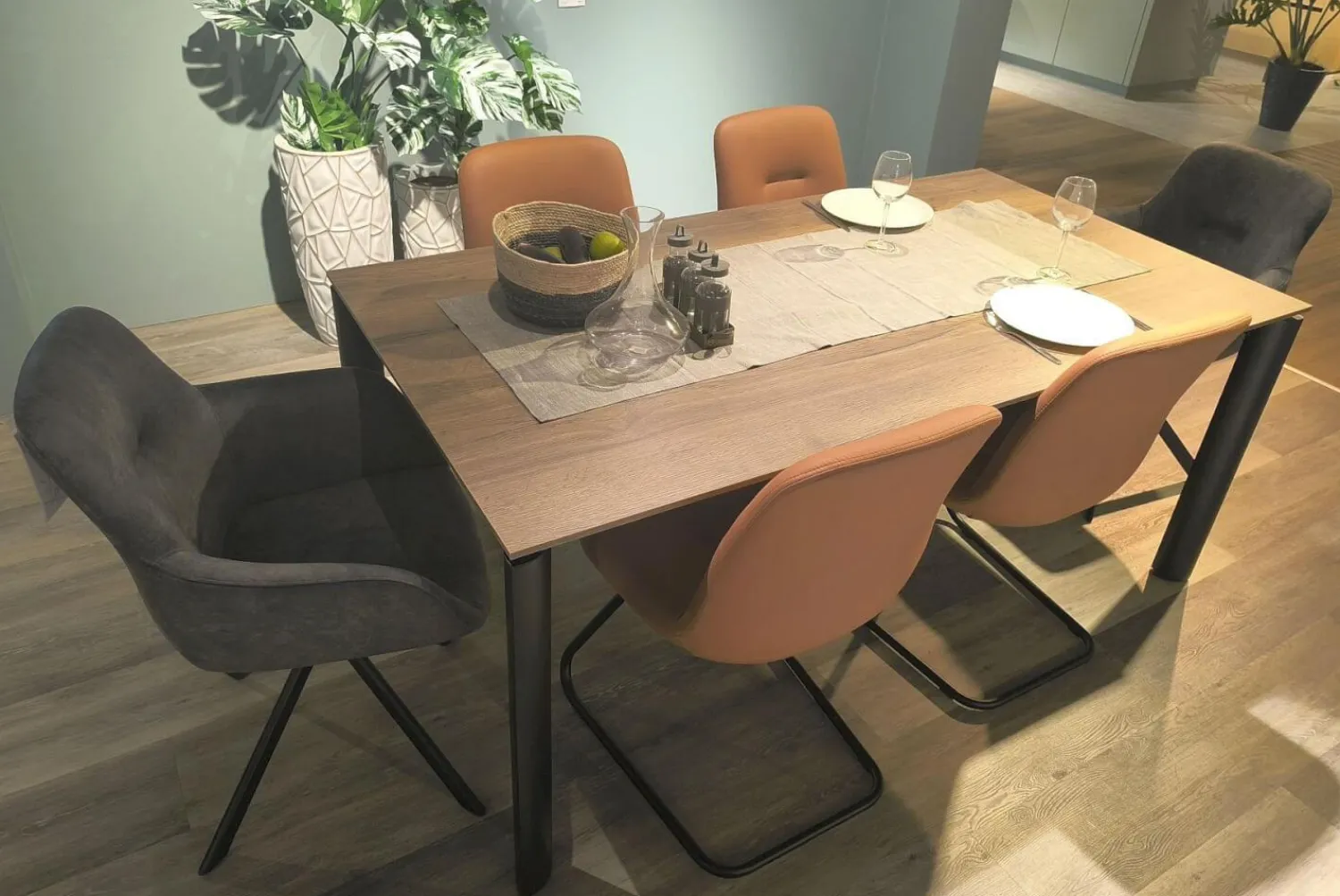 Nobilia Essgruppen|Essgruppe 434017 Sessel Stoff 746 Storm Grey Grau Stuhl Stoff 749 Cognac Braun Tisch Eiche Havanna Nachbildung Füße Schwarz