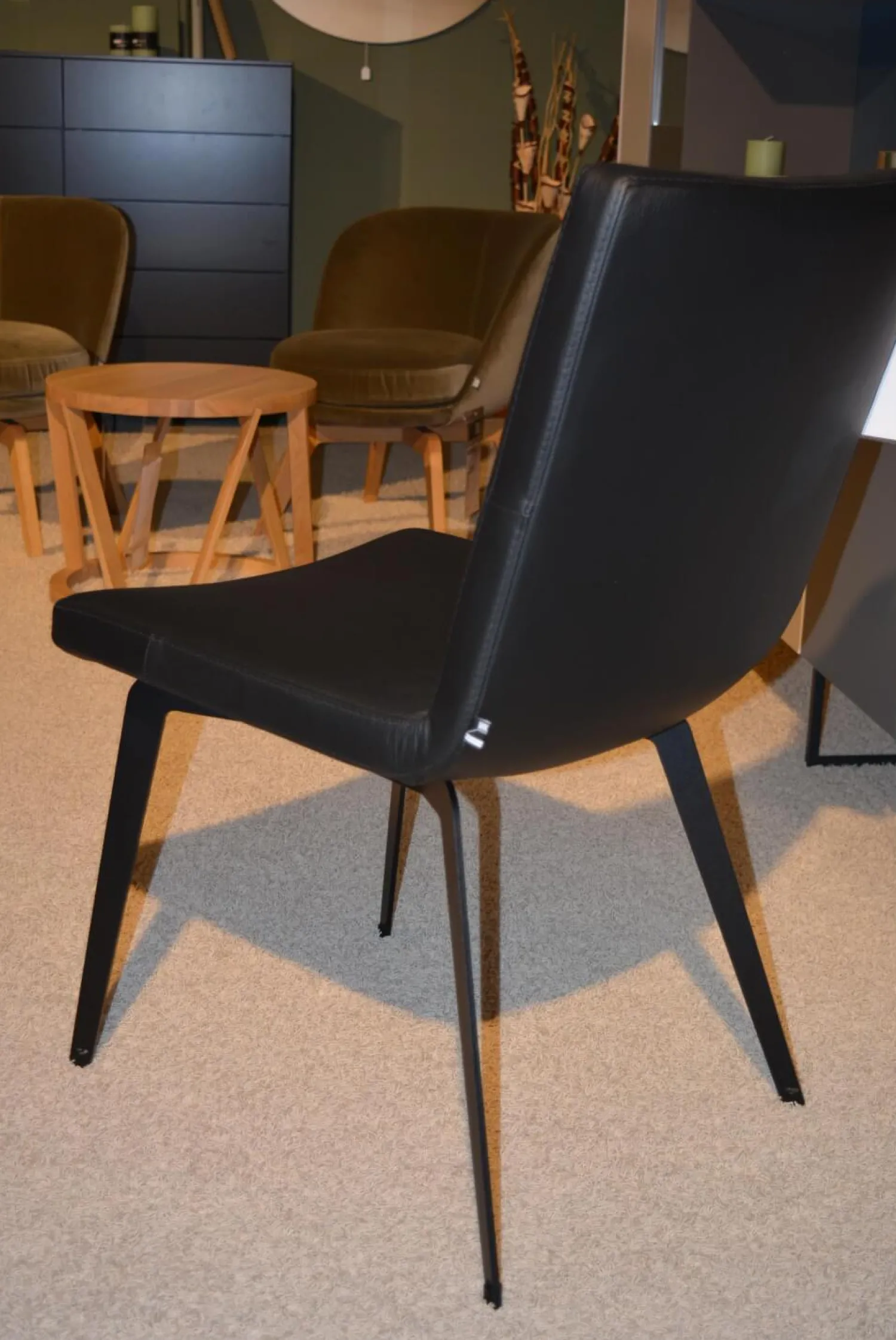 WK Wohnen Esstische|Essgruppe 812 Verkehrsschwarz Mit Stühlen 732 Leder 1 Nero