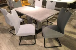 Niehoff Essgruppen|Essgruppe Dillan Stoff 921 Florida Silver Grau Und Stoff 929 Florida Grey Grau Gestell Eisen Schwarz Tisch Beton Dekor Grau
