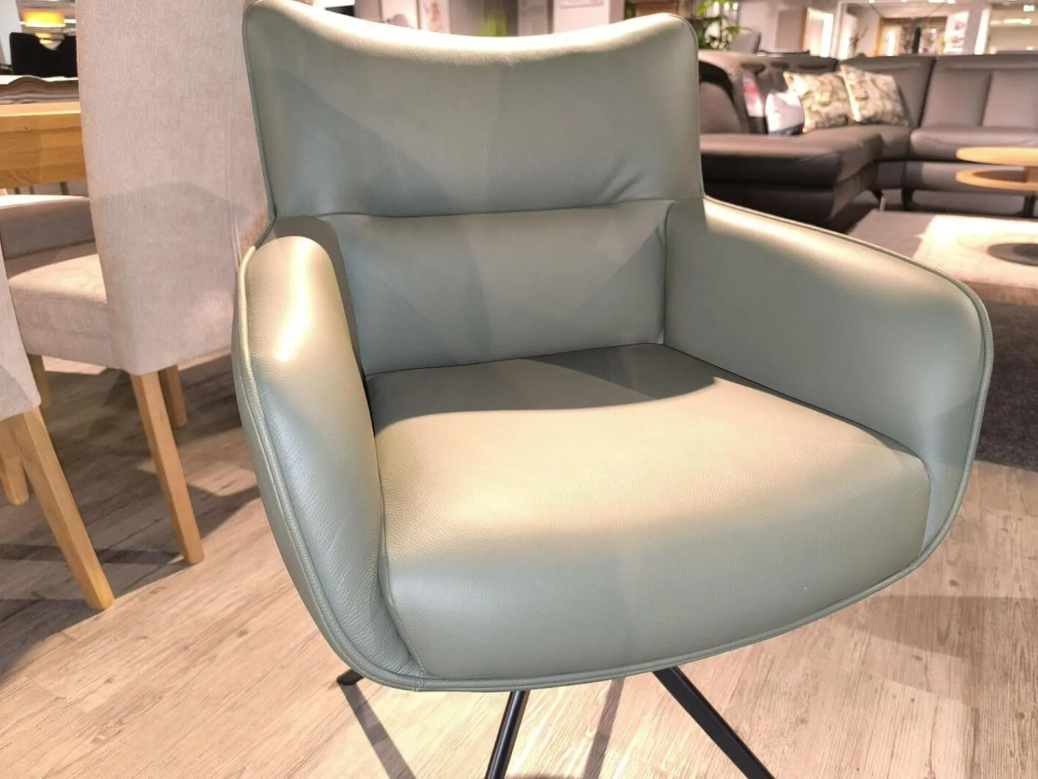 MCA Essgruppen|Essgruppe Paritta Limone 2 Stühle Leder Anthrazit Und Olive Grün Tisch Balkeneiche Massiv Gestell Metall Schwarz