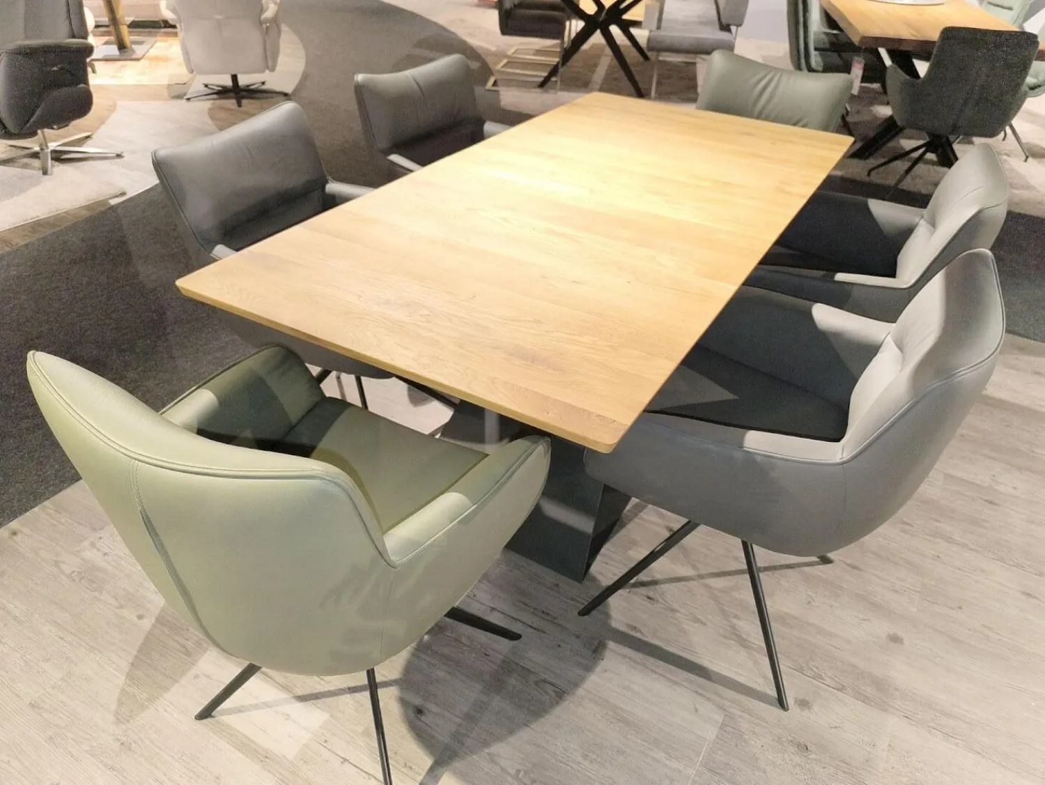 MCA Essgruppen|Essgruppe Paritta Limone 2 Stühle Leder Anthrazit Und Olive Grün Tisch Balkeneiche Massiv Gestell Metall Schwarz