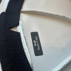 Knoll International Essgruppen|Stuhlsets|Essgruppe Saarinen Tisch Platte Fenix Weiß Fuß Schwarz Stuhl Tulip Fenix Schwarz Und Weiß Stoff Eva 154 Gold