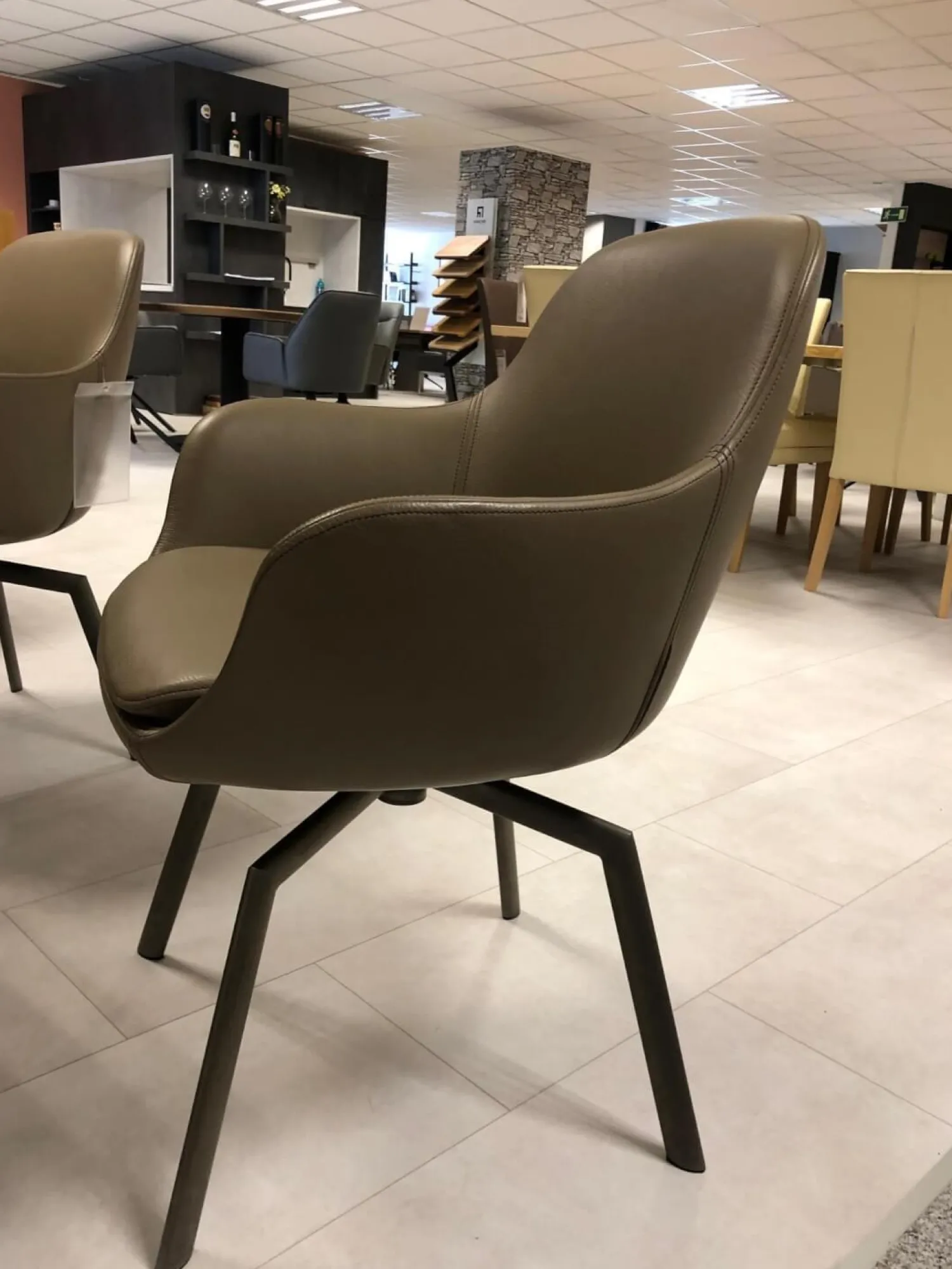 Wimmer Essgruppen|Essgruppe Terso Esstisch Nussbaum Rustikal Massiv 3 Stuhlsessel 1 Bank Leder Colorado Pistazie