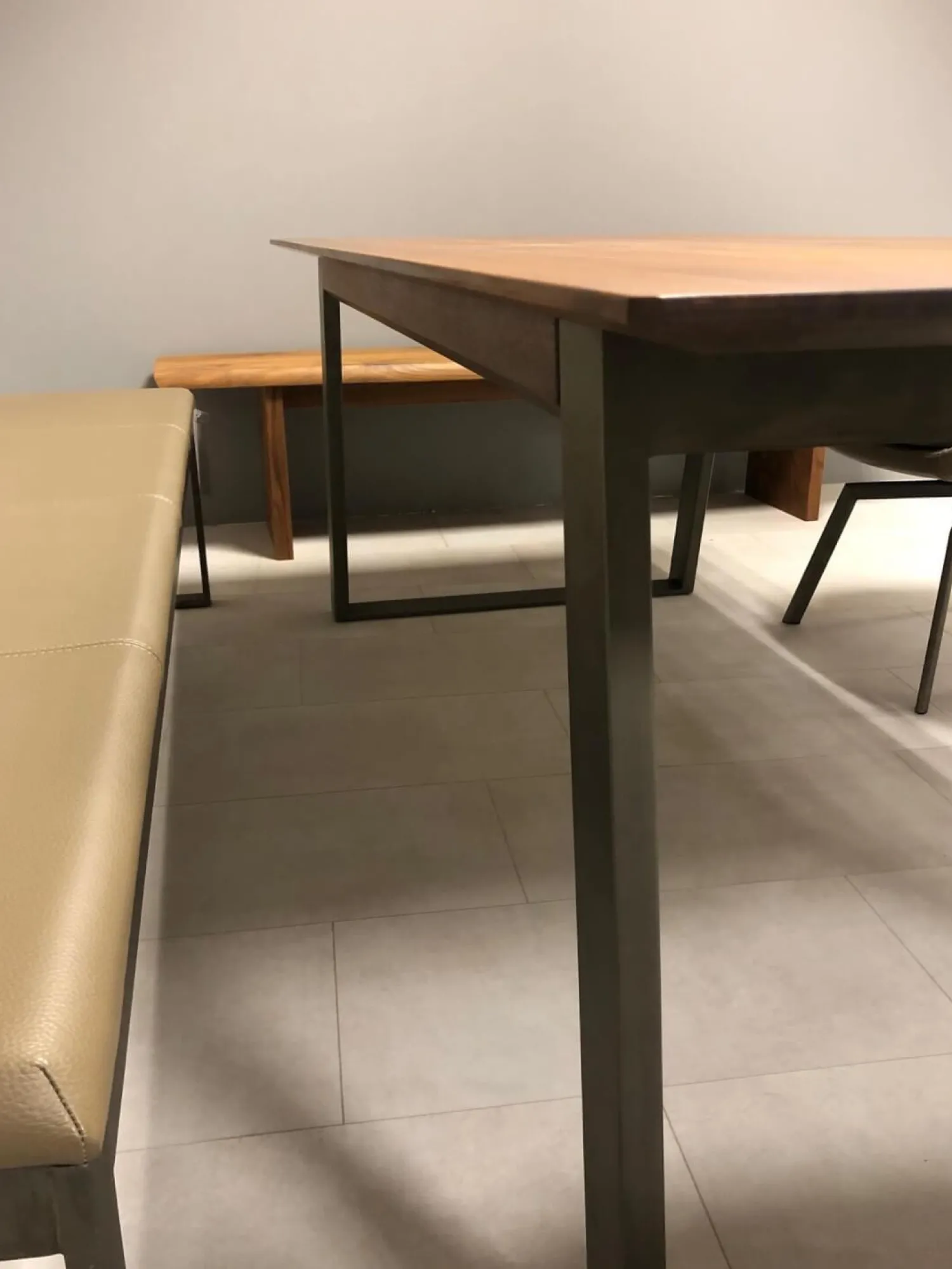 Wimmer Essgruppen|Essgruppe Terso Esstisch Nussbaum Rustikal Massiv 3 Stuhlsessel 1 Bank Leder Colorado Pistazie