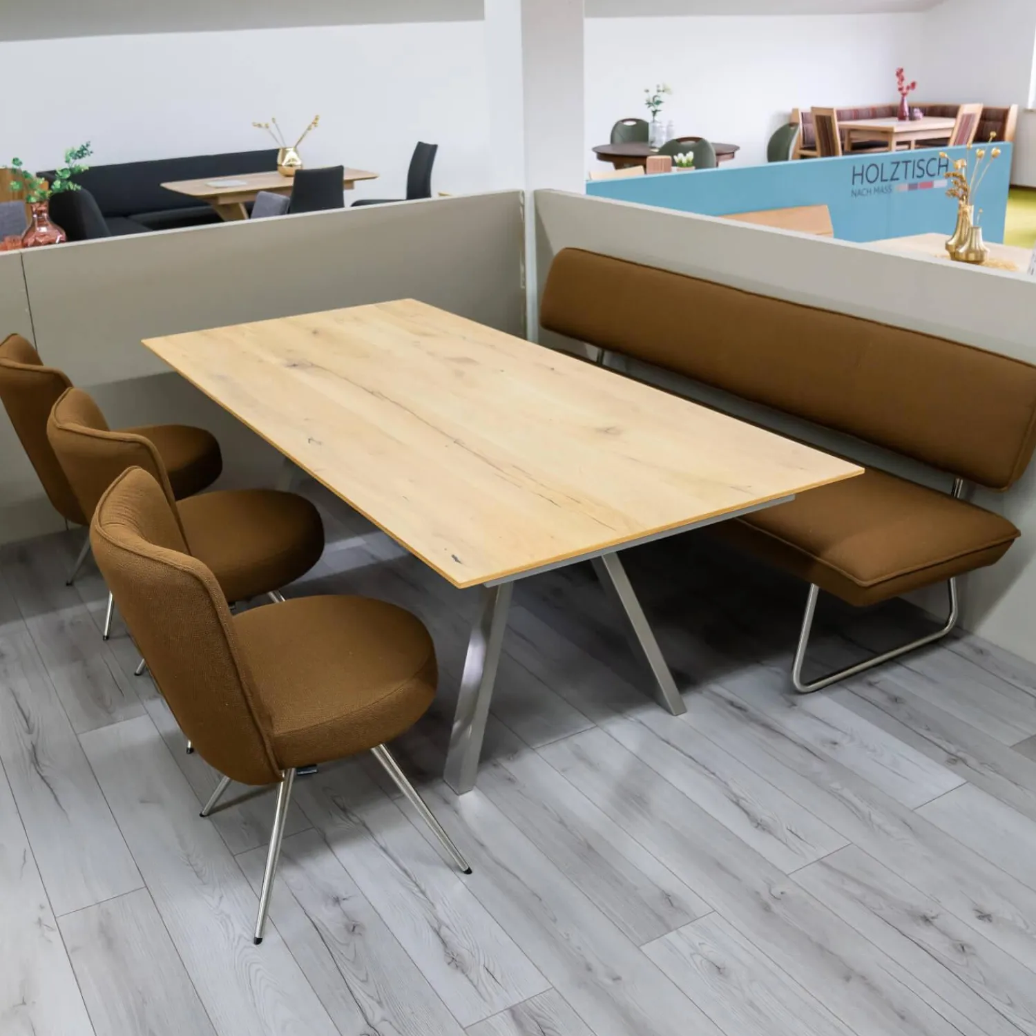 Venjakob Essgruppen|Essgruppe Tisch ET159 Platte Furniert Eiche Rustico Hell Geölt Gestell Edelstahloptik Mit 3 Drehstühlen Und Solitärbank