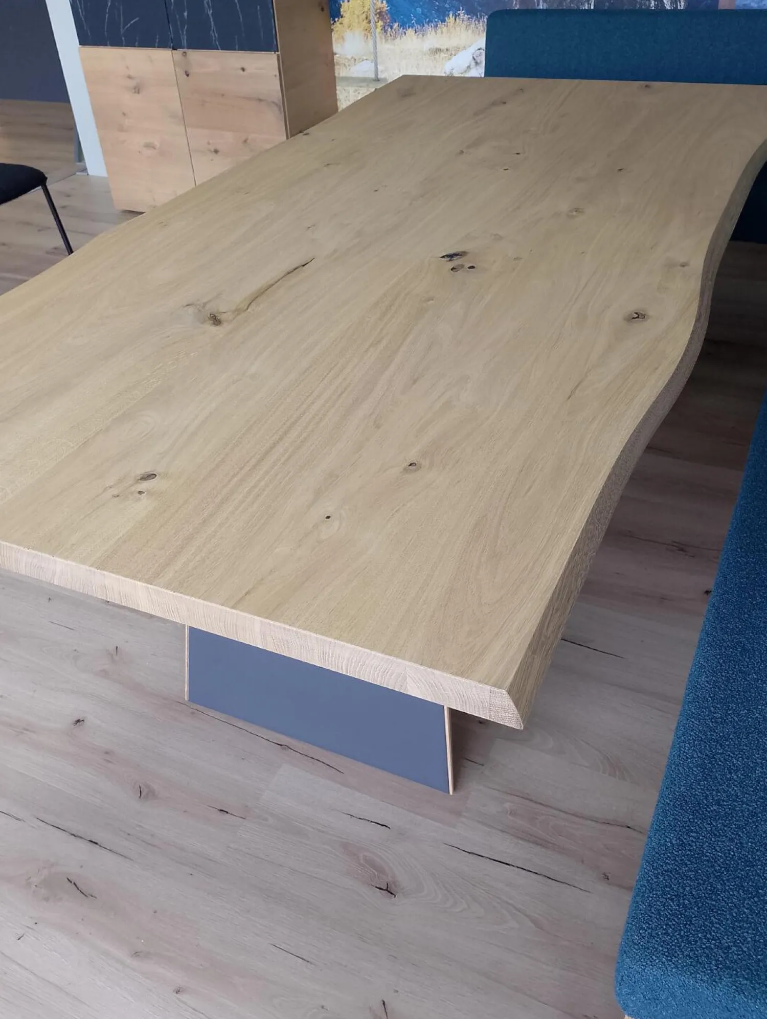 Voglauer Essgruppen|Essgruppe Vtektura Living Tisch Wildeiche Rustiko Schwarz Bank Und Stühle Stoff Select Mineralblau Und Schwarz Gestell Metall