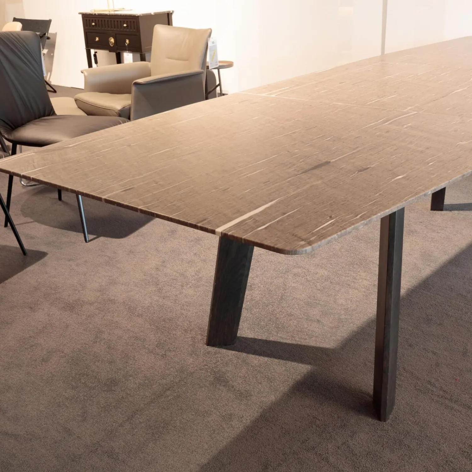 Draenert Esstische|Esstisch 1460 Fontana Platte Quarzit Brown Silk Braun Geledert Sockel Eiche Dunkelgrau Gebeizt Und Lackiert Mit Auszug