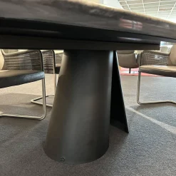 Draenert Esstische|Esstisch 1550 Kent Platte Trilungo Kalkstein Orobico Light Geledert Gestell Aluguss Schwarz Beschichtet