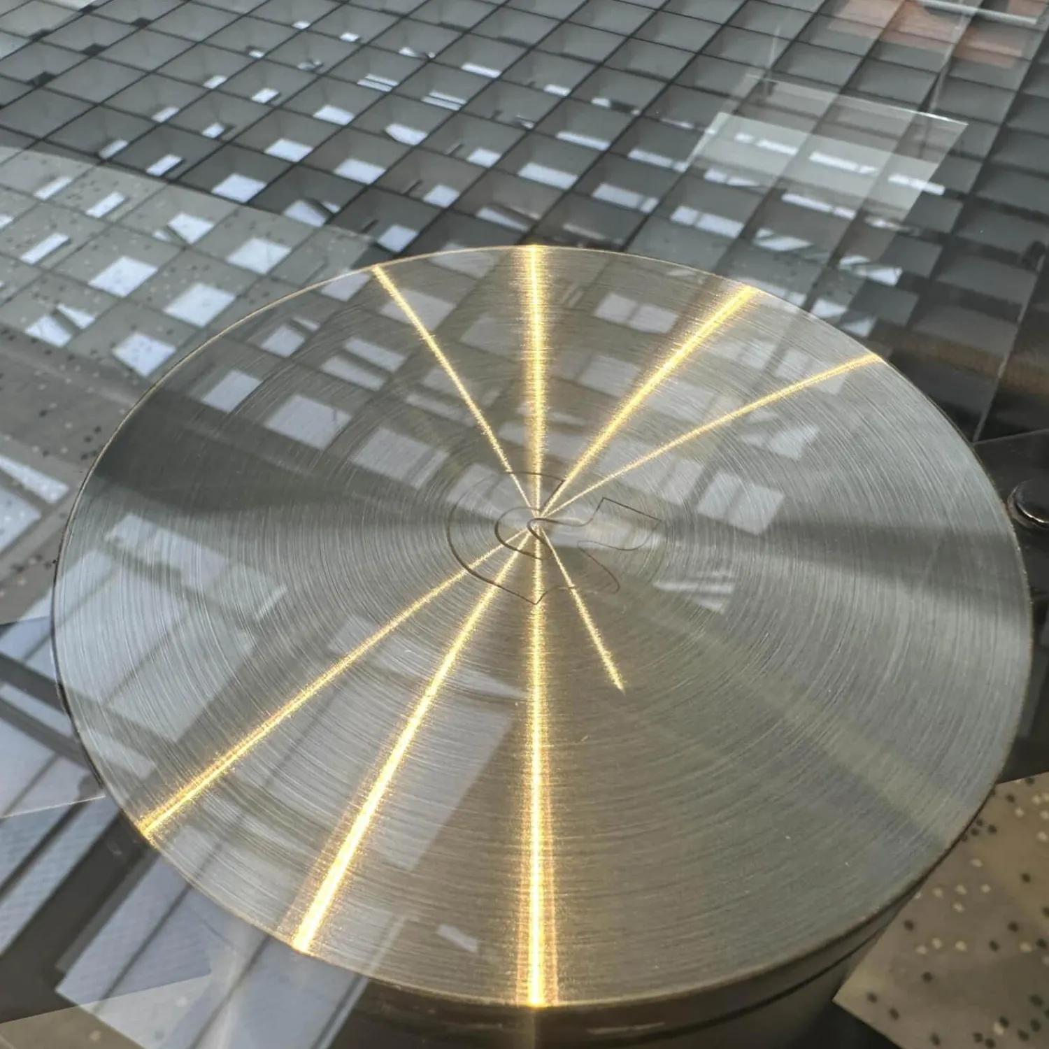 Draenert Esstische|Esstisch 1136 Titan Platte Glas Klar Bombiert Sockel 4 Stahl Schwarz Beschichtet Bombiert