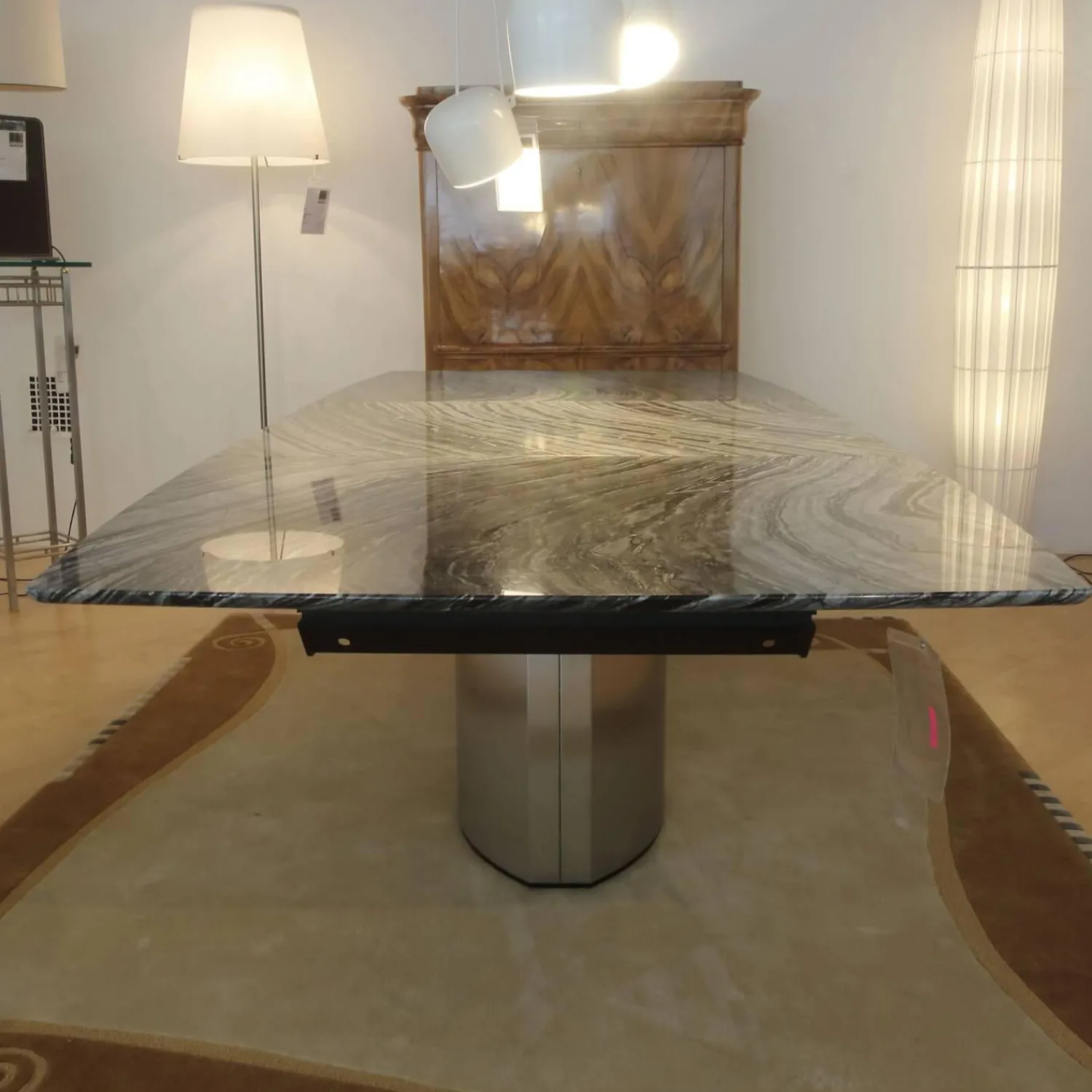 Draenert Esstische|Esstisch Adler 1224 Platte Granit Silver Wave Bootsförmig Poliert Ovalsockel Edelstahl Matt Geschliffen