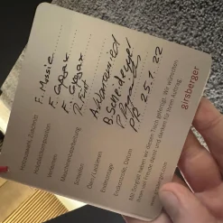 Girsberger Esstische|Esstisch Barra Platte Amerikanischer Nussbaum Natur Geölt Fußausleger Stahl Tiefschwarz Schwarz Pulverbeschichtet