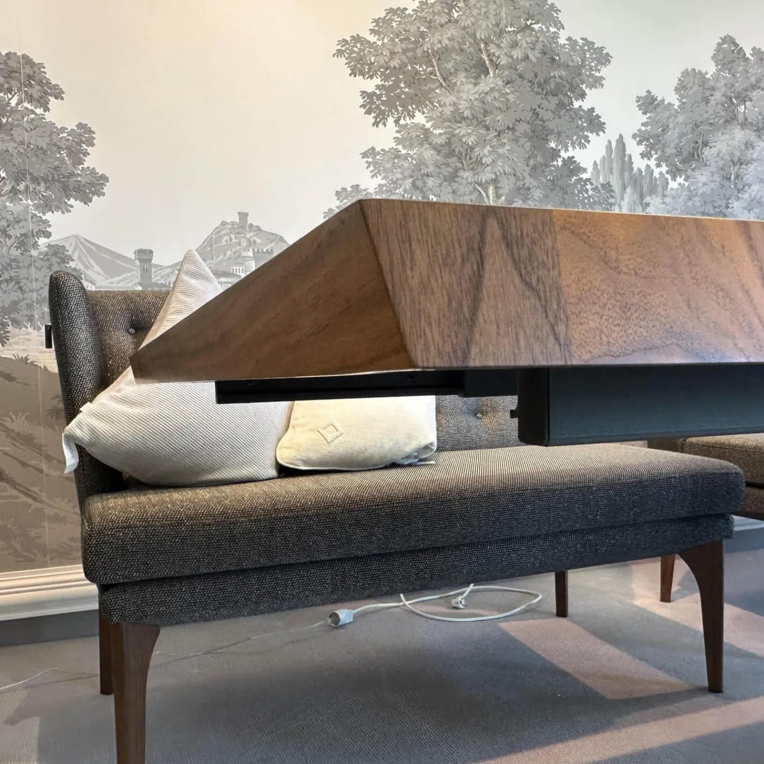 Rodam Esstische|Esstisch Carreau Platte Nussbaum Splint Rautenförmiger Zentralfuß Untergestell Eiche Lack Carbon