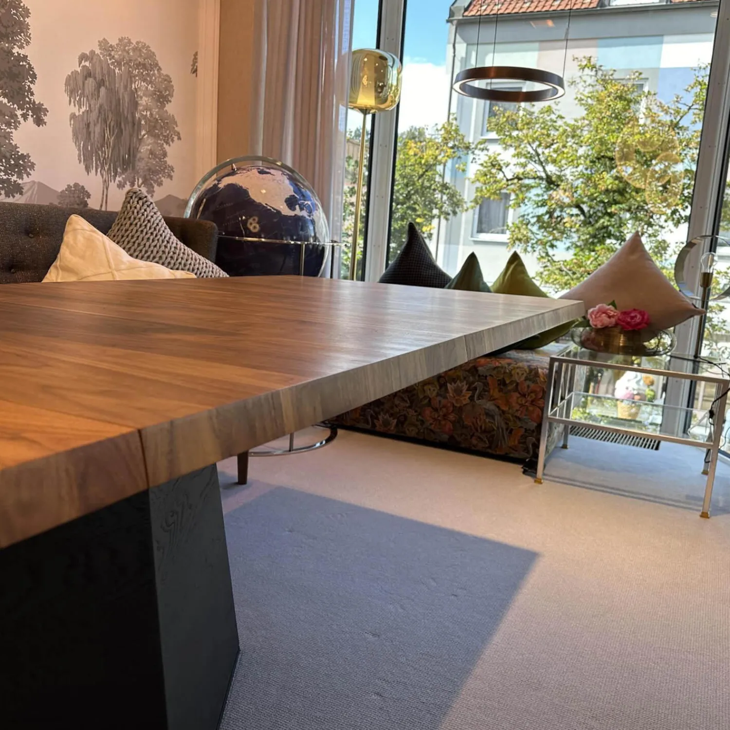 Rodam Esstische|Esstisch Carreau Platte Nussbaum Splint Rautenförmiger Zentralfuß Untergestell Eiche Lack Carbon