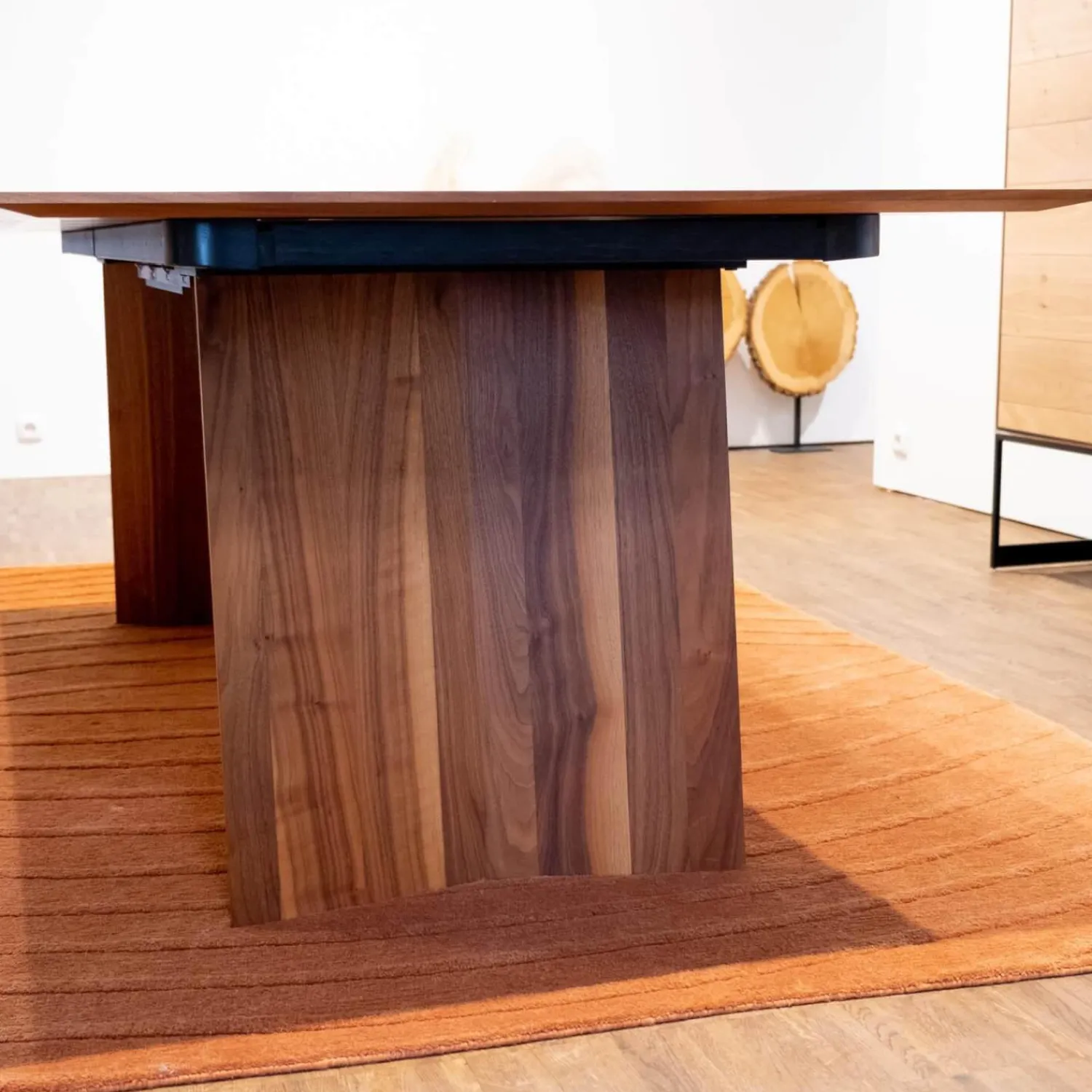 Rodam Esstische|Esstisch Domus R16 Nussbaum Massiv Geölt Gewachst Seidenmatt