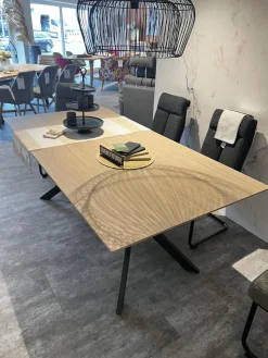 Raum.Freunde Esstische|Esstisch Eldur Platte Bambus 75 Cloud Gestell Boomerang Metall Schwarz Pulverbeschichtet