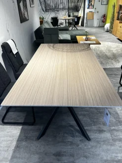 Raum.Freunde Esstische|Esstisch Eldur Platte Bambus 75 Cloud Gestell Boomerang Metall Schwarz Pulverbeschichtet