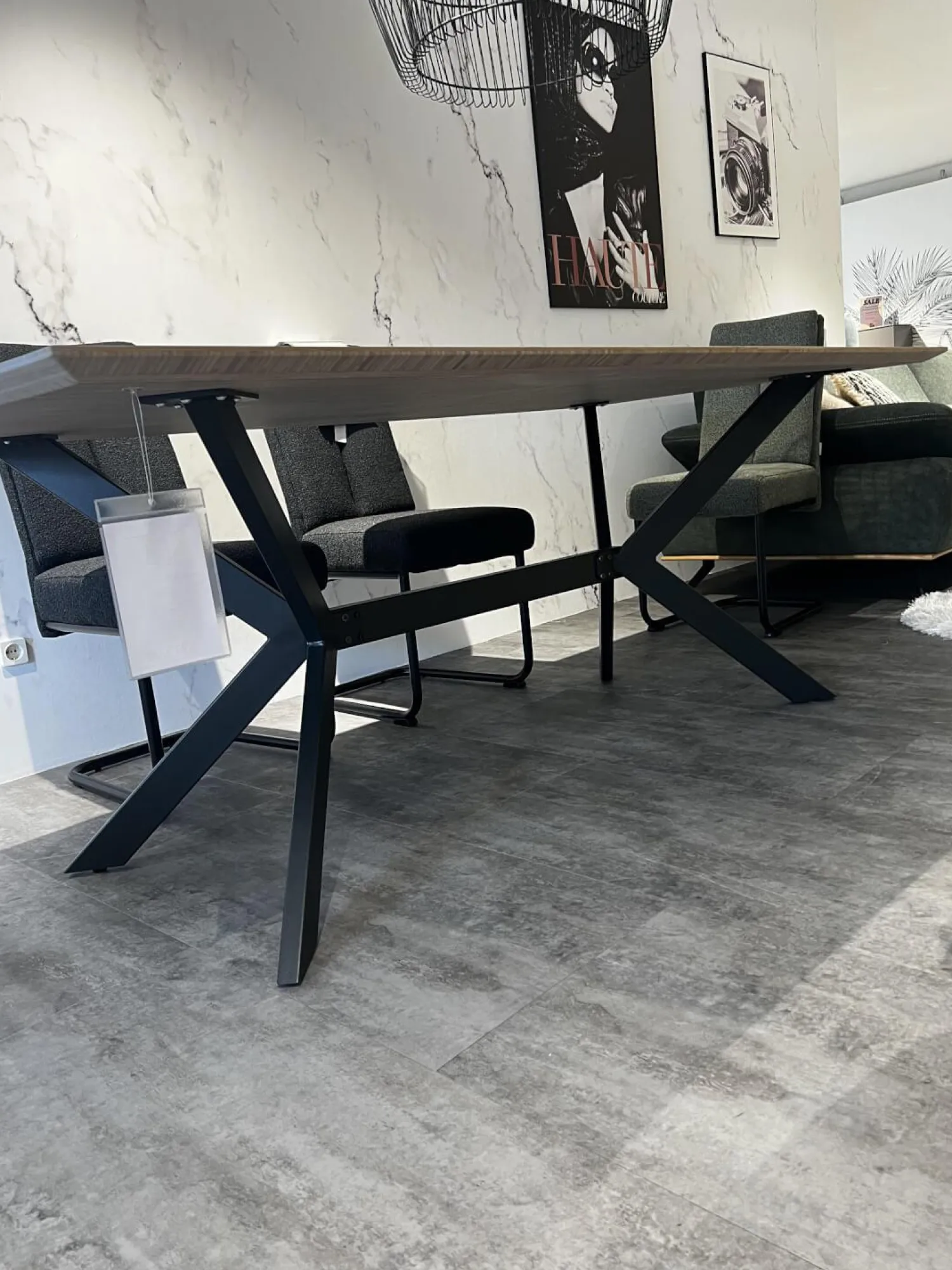 Raum.Freunde Esstische|Esstisch Eldur Platte Bambus 75 Cloud Gestell Boomerang Metall Schwarz Pulverbeschichtet