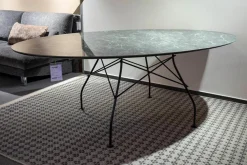 Kartell Esstische|Esstisch Glossy Tischplatte Feinsteinzeug Marmoroptik Grün Gestell Stahl Schwarz