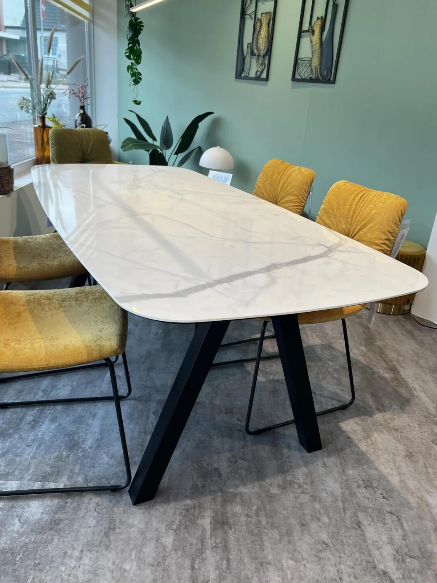 Raum.Freunde Esstische|Esstisch Jari Platte Keramik Mamoroptik Weiß Gestell 4 Fuß Metall Schwarz Lackiert