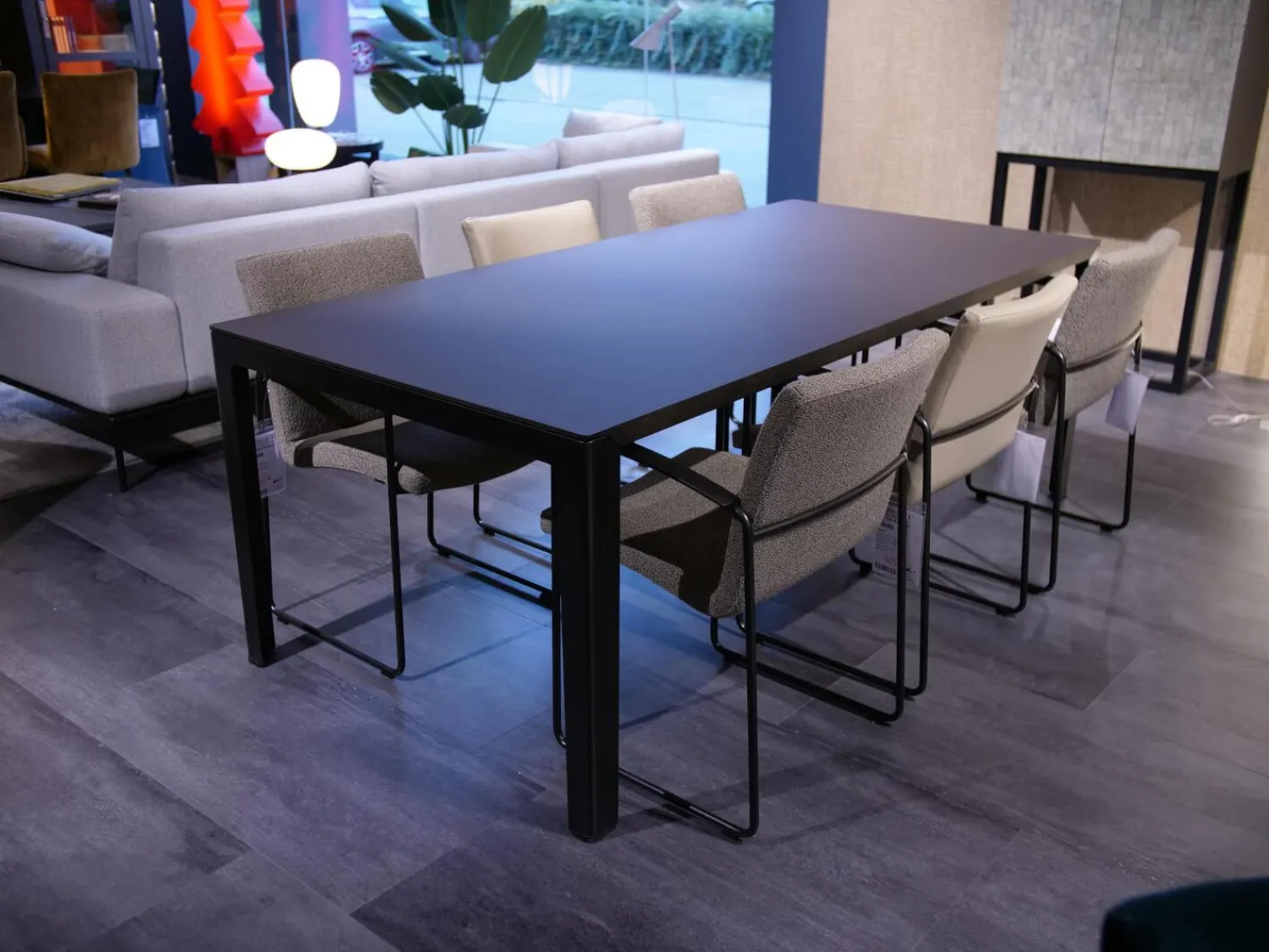 Leolux Esstische|Esstisch Kalia 620 901 Platte Fenix Cacao Anthrazit Rahmen Epoxy Nuit Silk Schwarz Eichenplatte Rand Night Matt Fußkappen Schwarz