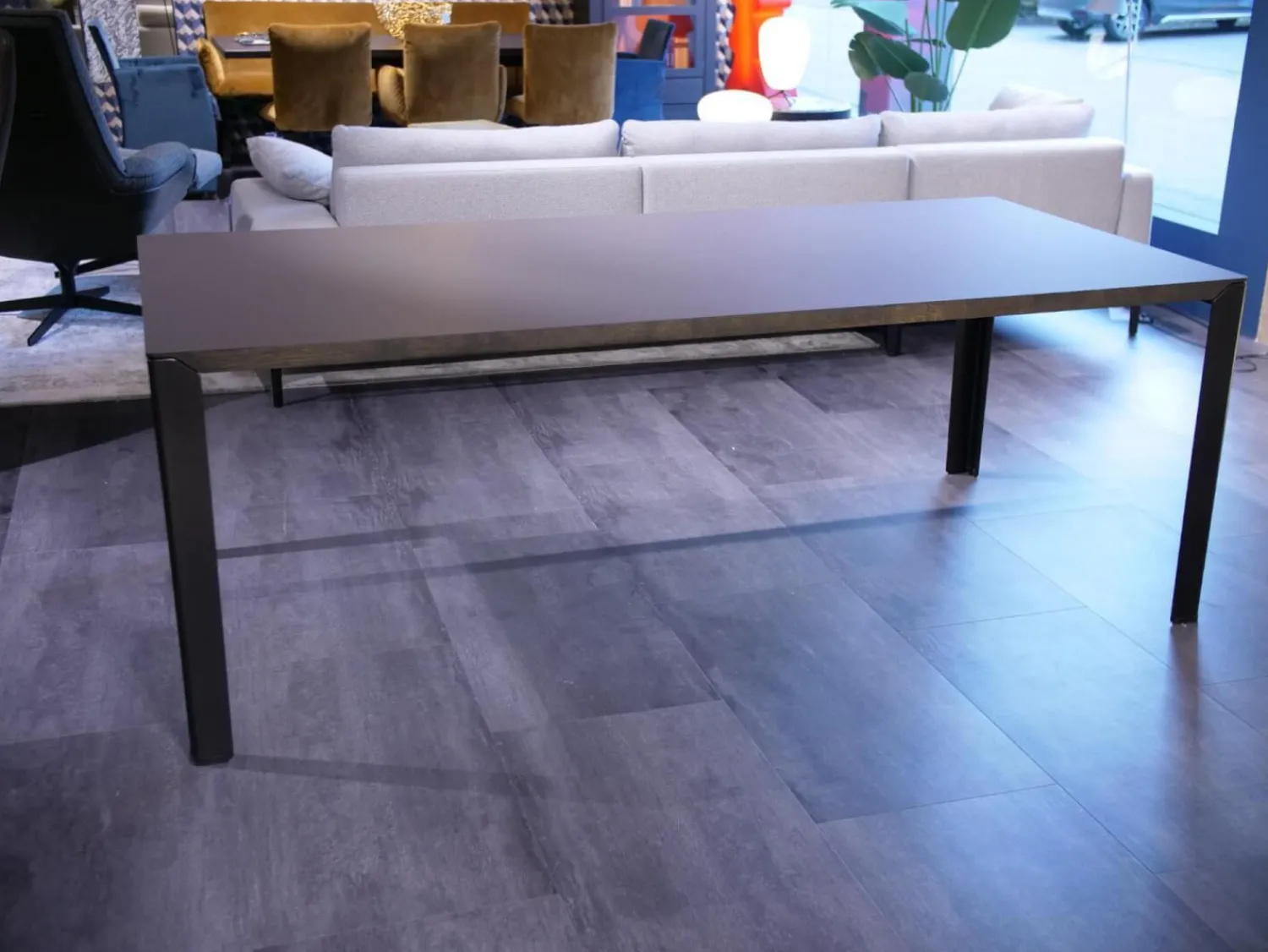 Leolux Esstische|Esstisch Kalia 620 901 Platte Fenix Cacao Anthrazit Rahmen Epoxy Nuit Silk Schwarz Eichenplatte Rand Night Matt Fußkappen Schwarz