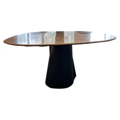 Draenert Esstische|Esstisch Kent 1550 Platte Trapeza Kalkstein Persian Silk Grau Geledert Gestell 2 Halbschalen Aluminiumguss Schwarz