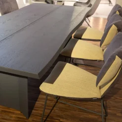 Hartmann Esstische|Esstisch Kilva Platte Kernesche Gebürstet Anthrazit Gebeizt Mittig Fuge Mit Baumkanenprofil Gestell Holz Anthrazit Ohne Stühle